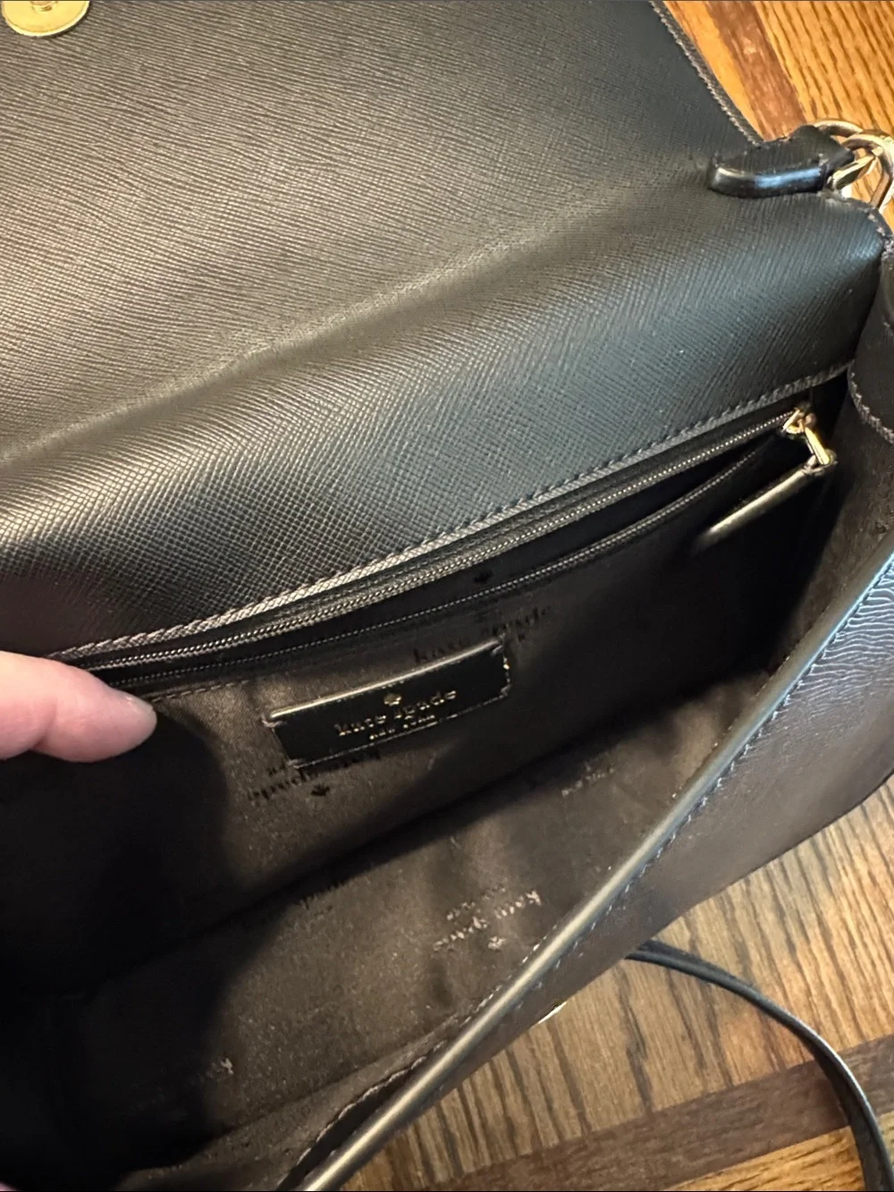 kate spade black crossbody with gold logo - Picture 4 of 4